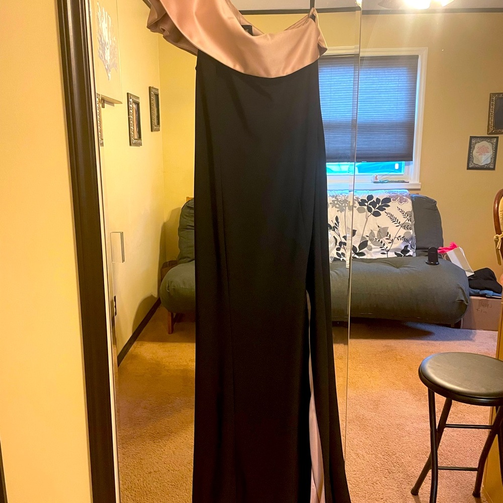 Exscape, size 10, black with pink one shoulder collar